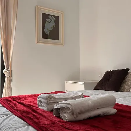 Daire Luxury Penthouse In The Heart Of Puerto Banus Marbella